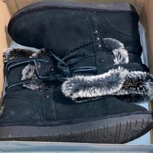 Women's Black Fur-Lined Boots